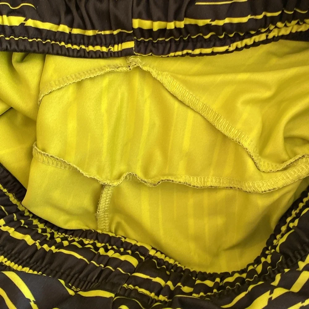 Nike Boys Dri-Fit Shorts -‎ Black Yellow - Medium